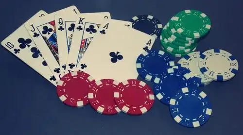 Tim bantuan membaca riwayat dan privasi